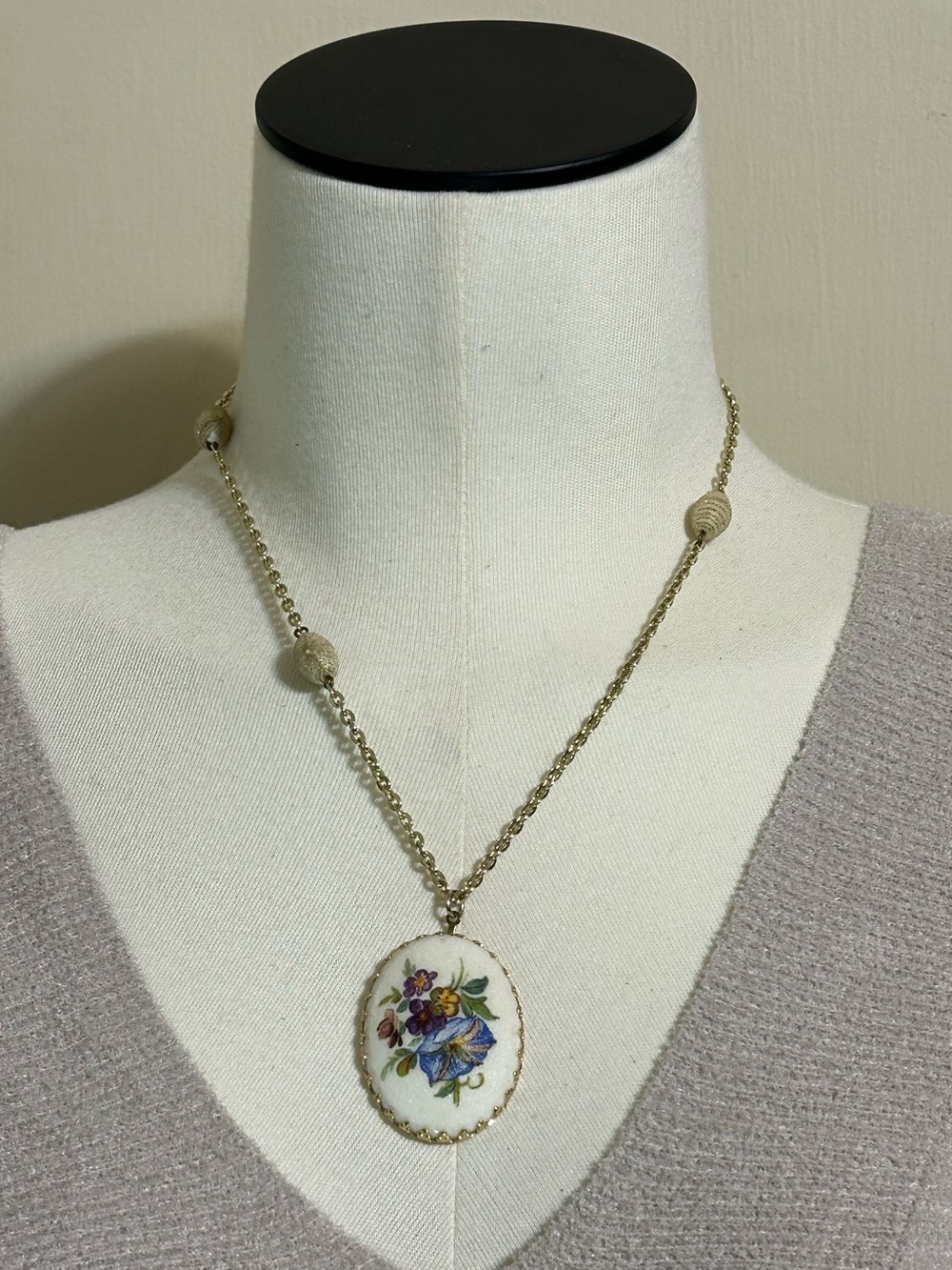 VINTAGE FLORAL PENDANT ON GOLD FILLED CHAIN